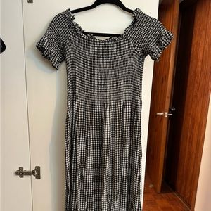 Did the shoulder dress
